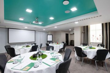 London  Meeting room Cromwell Suite 2 image 2