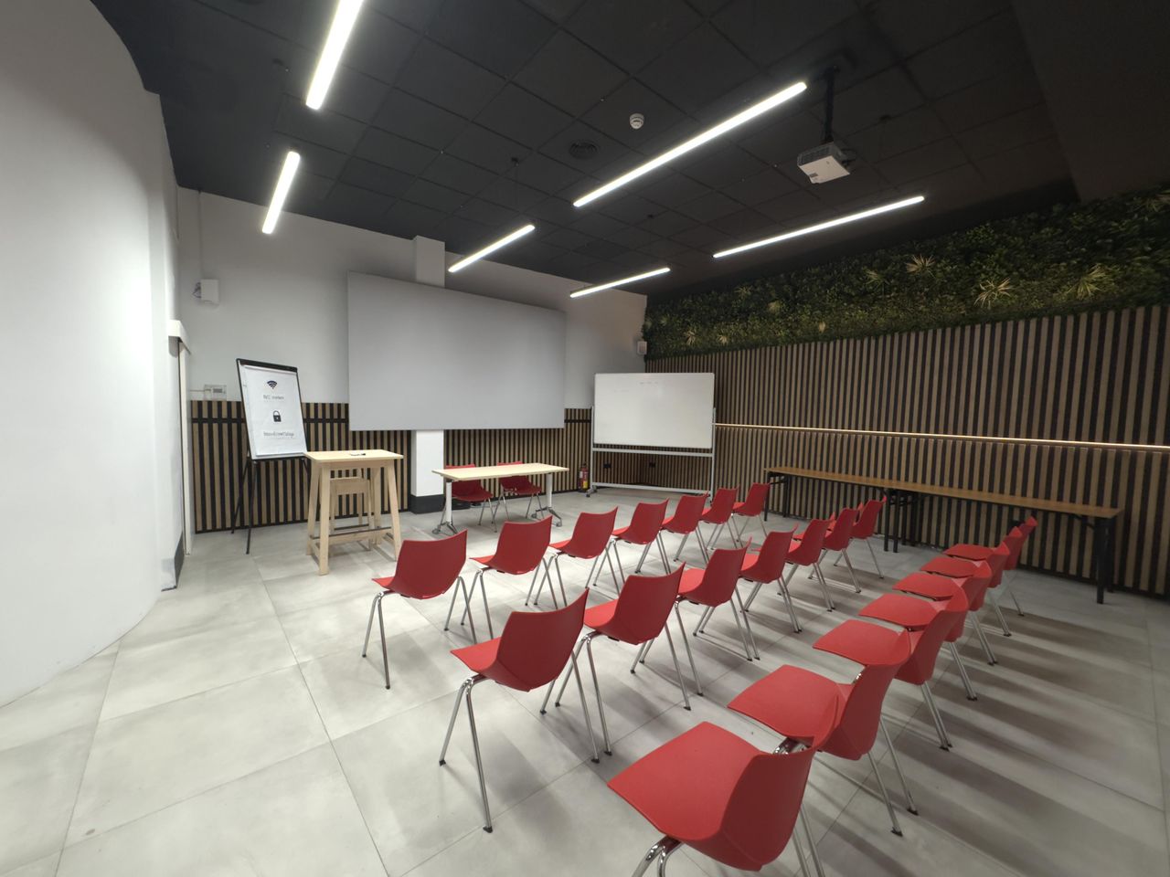 Málaga Mobile Working Meetingraum Big Conference Room image 6