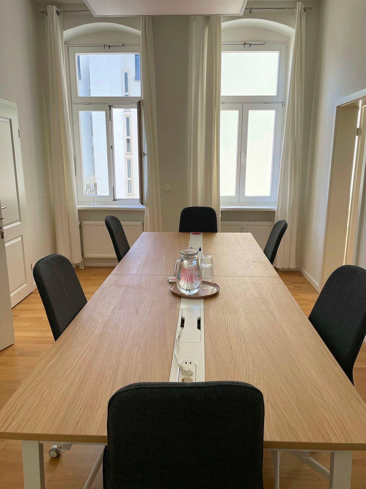 Dresden  Vergaderzalen Meetingraum Harat - Quartier22 Coworking Dresden image 0