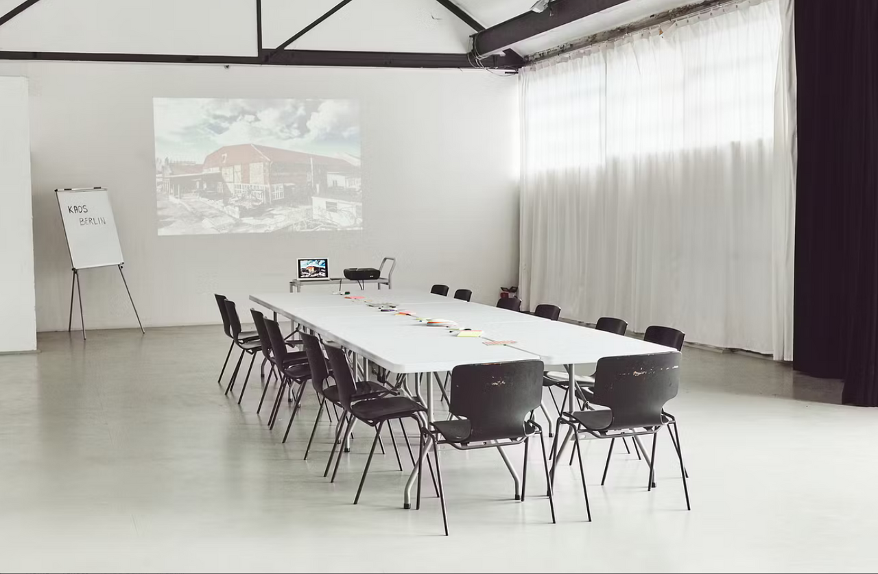 Berlin  Studio Industrial & Bright Photostudio image 4