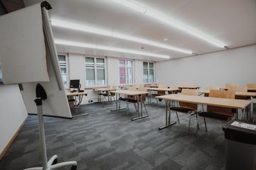 Zürich Seminar  Klassisches Schulzimmer 3 image 2