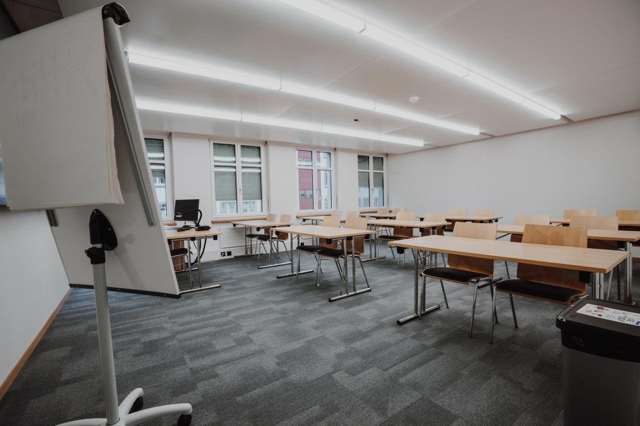 Zürich Seminar  Klassisches Schulzimmer 3 image 2