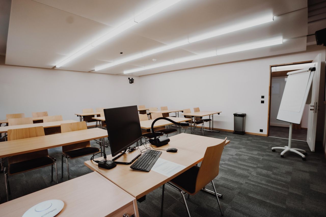 Zürich Seminar  Klassisches Schulzimmer 3 image 1