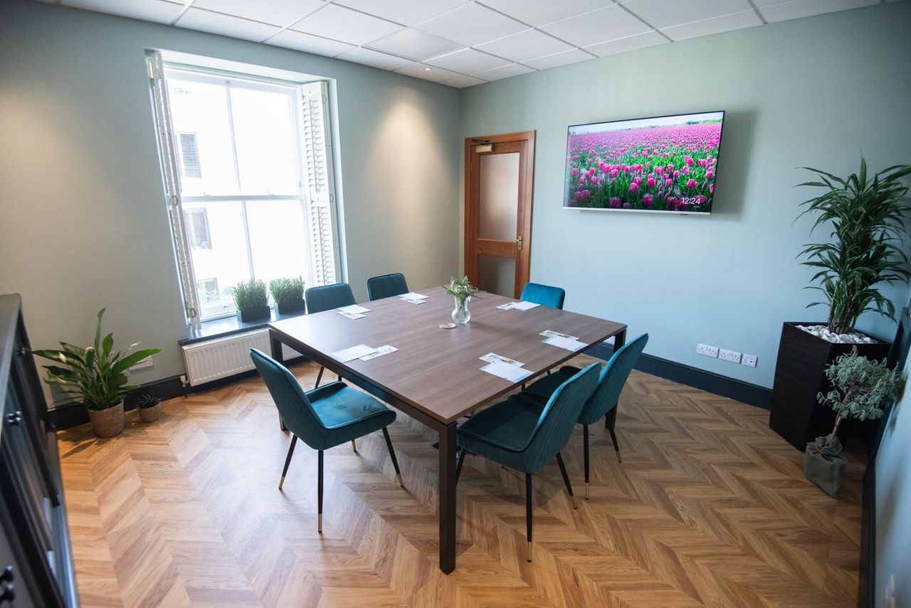 Rest of the World  Meeting rooms Oval Suite image 6