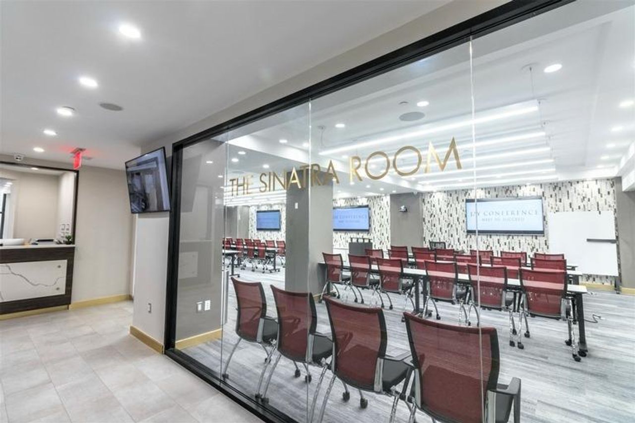 New York Creative Meeting Meeting room The Sinatra Room image 19