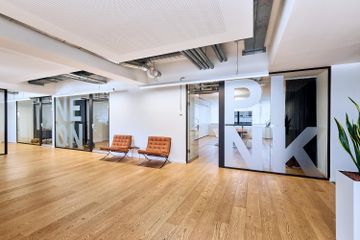 Stuttgart  Meeting room NEONPINK image 6