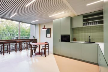 Brussels Coworking space Club Lounge Day Pass image 7