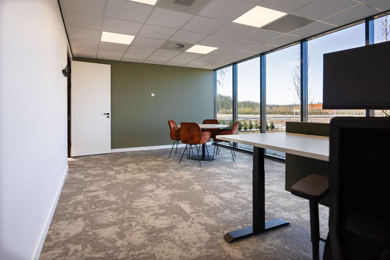 Rest of the World  Office space 2. Pieter IJzerman - kamer image 1