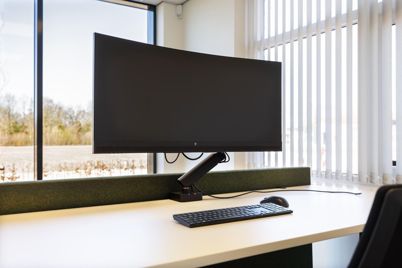 Rest of the World  Office space 2. Pieter IJzerman - kamer image 5