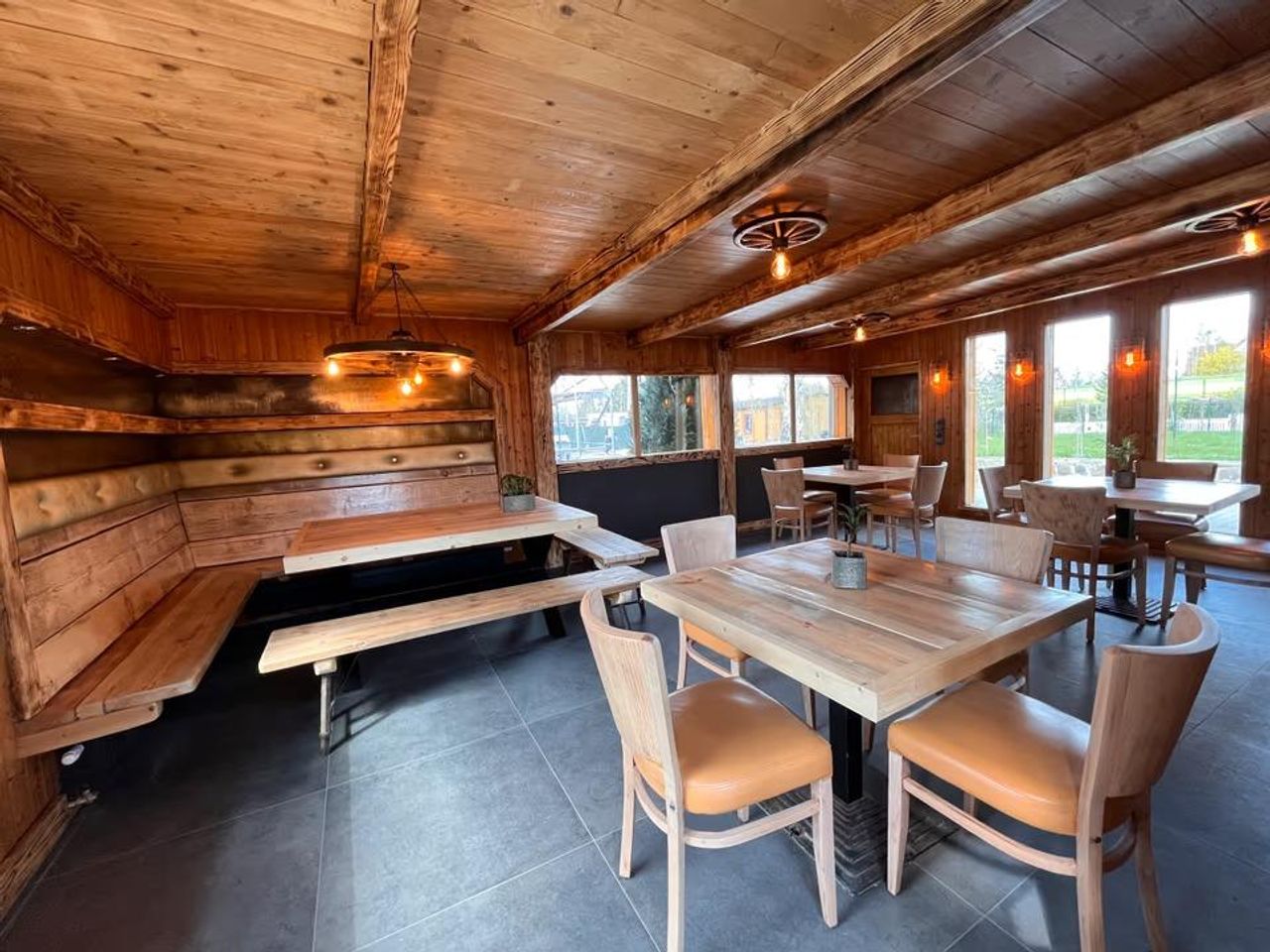 Leipzig  Restaurant Böhlen Event & Biergarten image 9