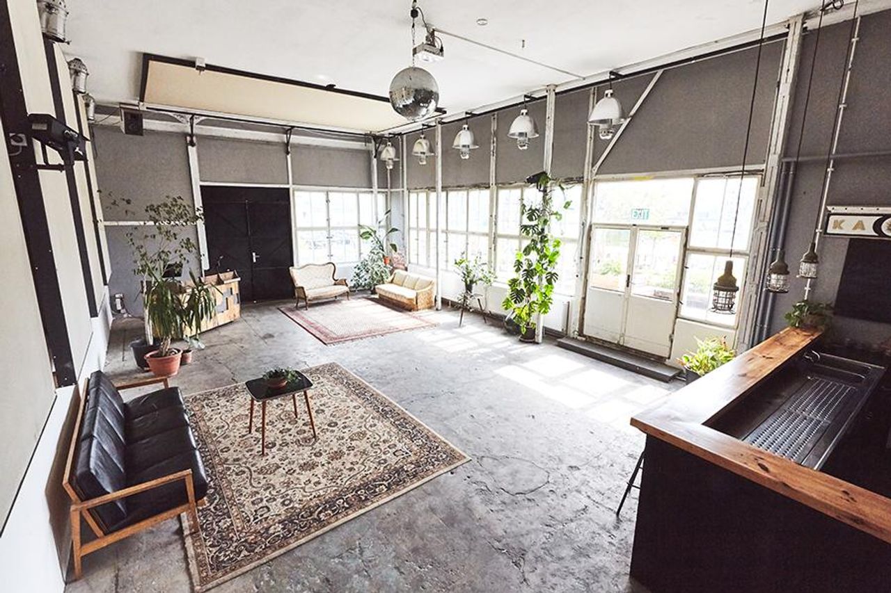 Berlin  Studio Bright, Industrial Panoramaroom with Riverview image 11