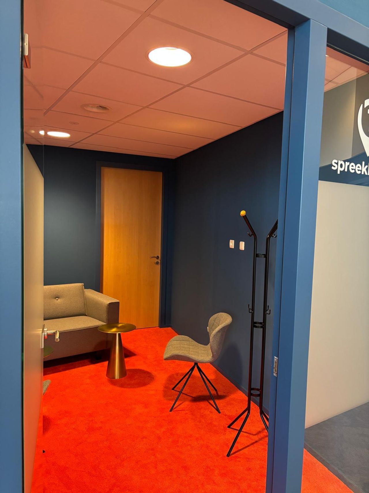 Steenwijk  Bedrijvencentrum Spreekkamer 1 image 1