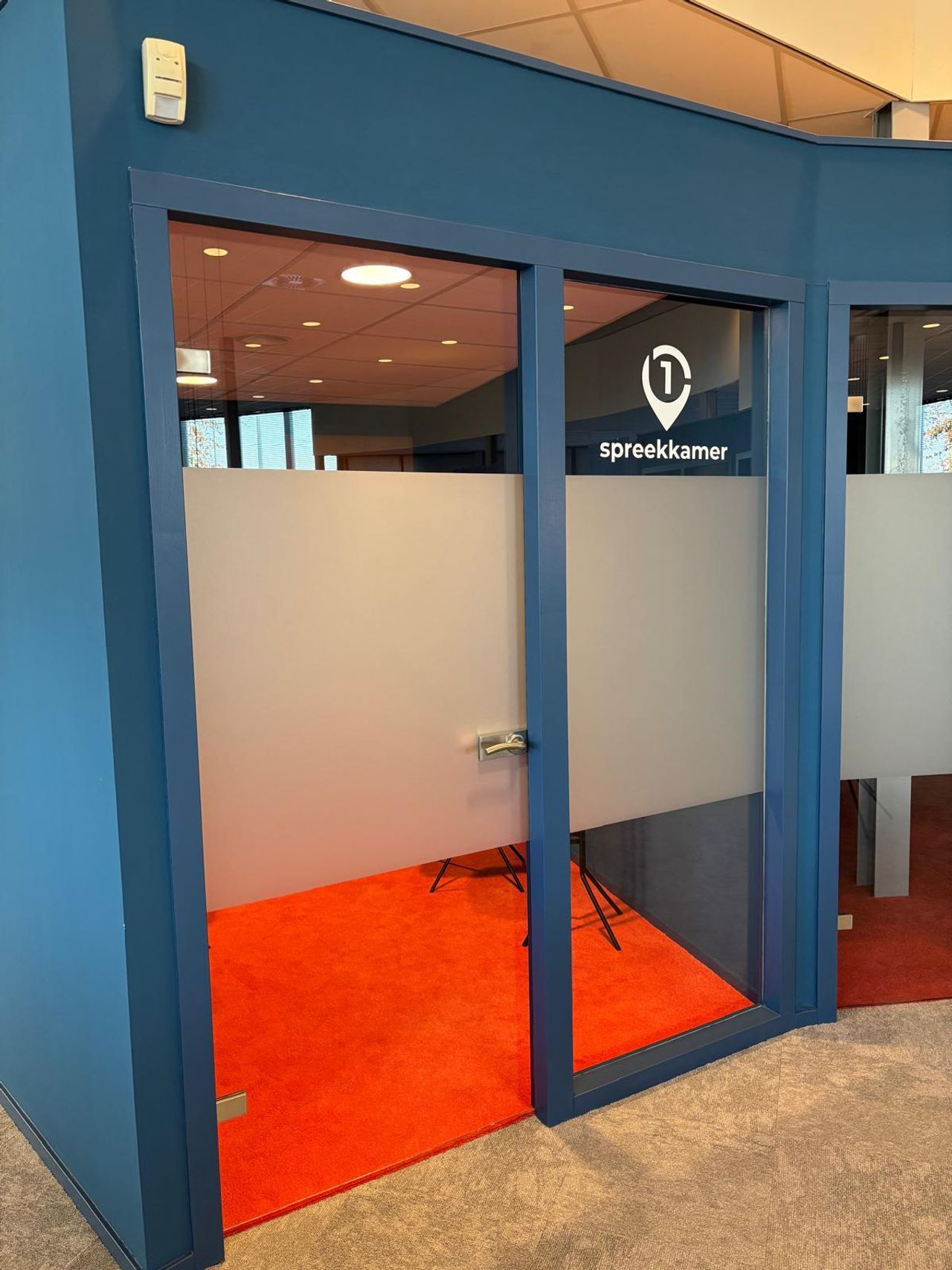 Steenwijk  Bedrijvencentrum Spreekkamer 1 image 2