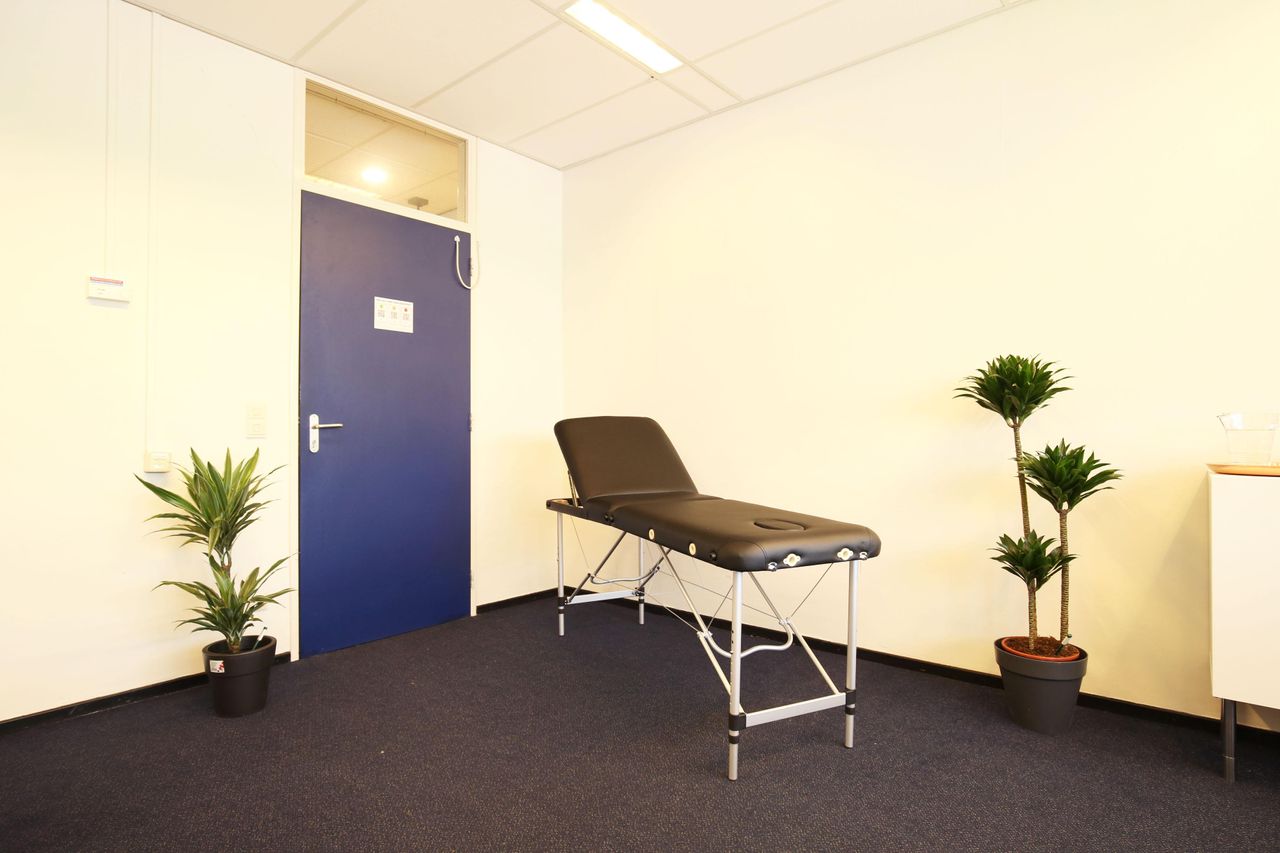 Almere Klantafspraak Vergaderruimtes en vergaderlocaties Oranje therapiekamer image 1