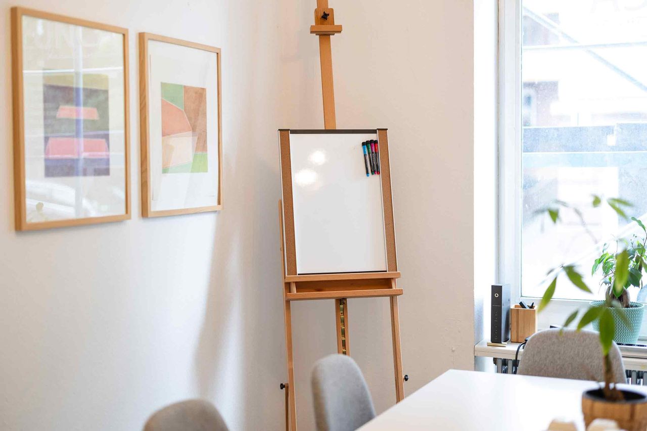 Stuttgart  Boardroom LUNCA - Toller Meetingraum in Stgt West für bis zu 8 Personen image 5