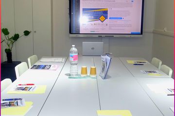 Paris Coworking space Salle Synerj Emploi image 1