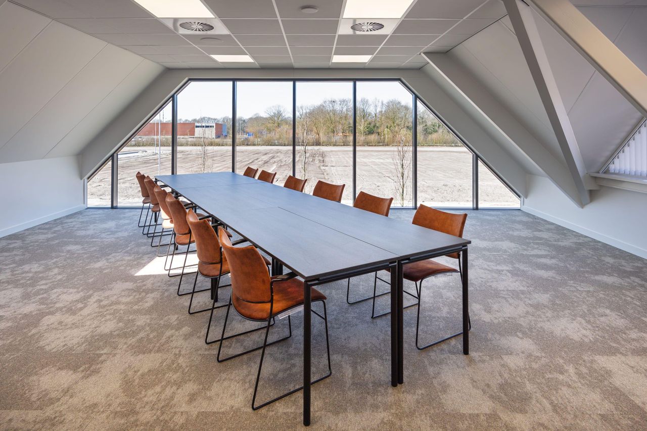 Nunspeet Mobiel Werken Meeting room 10. Harry Frens - kamer image 8