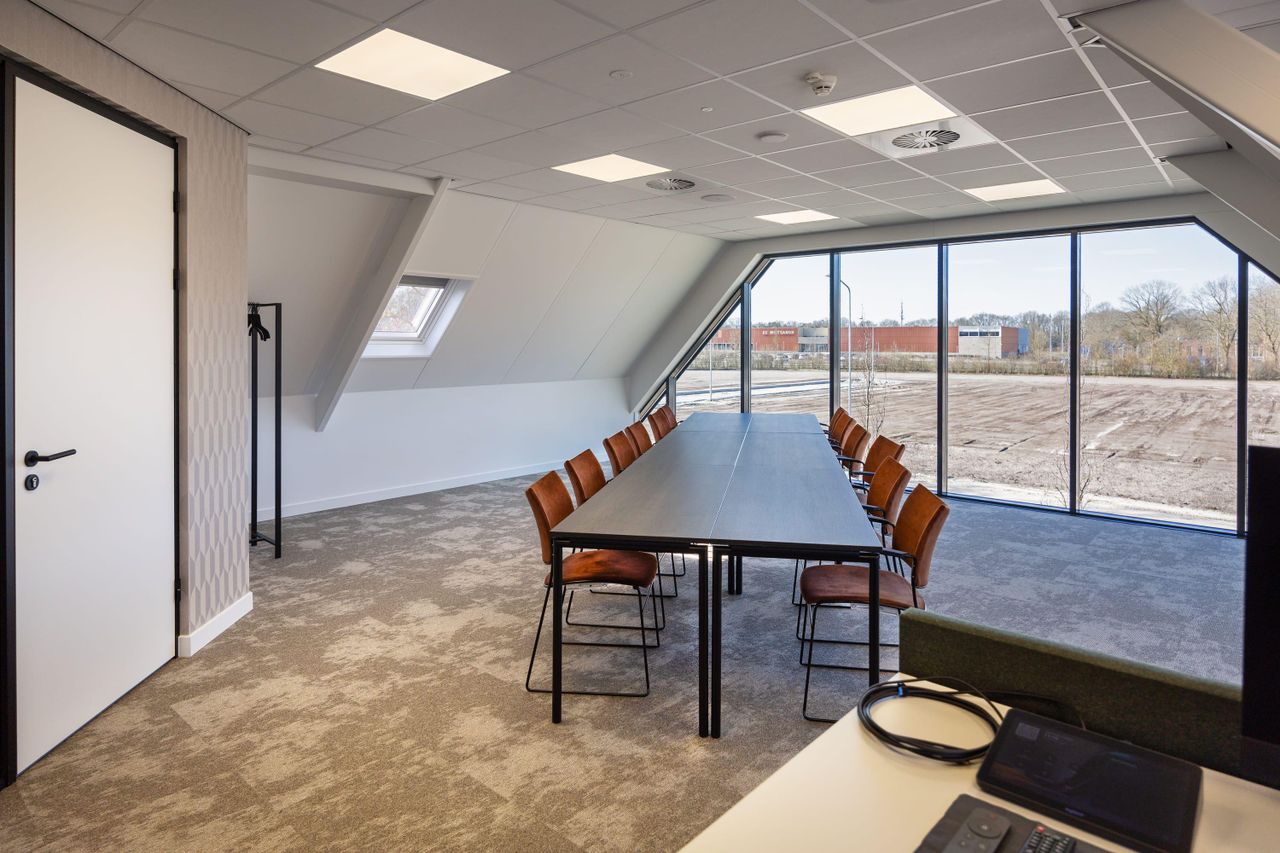 Nunspeet Mobiel Werken Meeting room 10. Harry Frens - kamer image 7