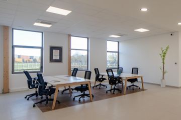 Tremblay-en-France Coworking spaces ESPACE DE COWORKING image 0