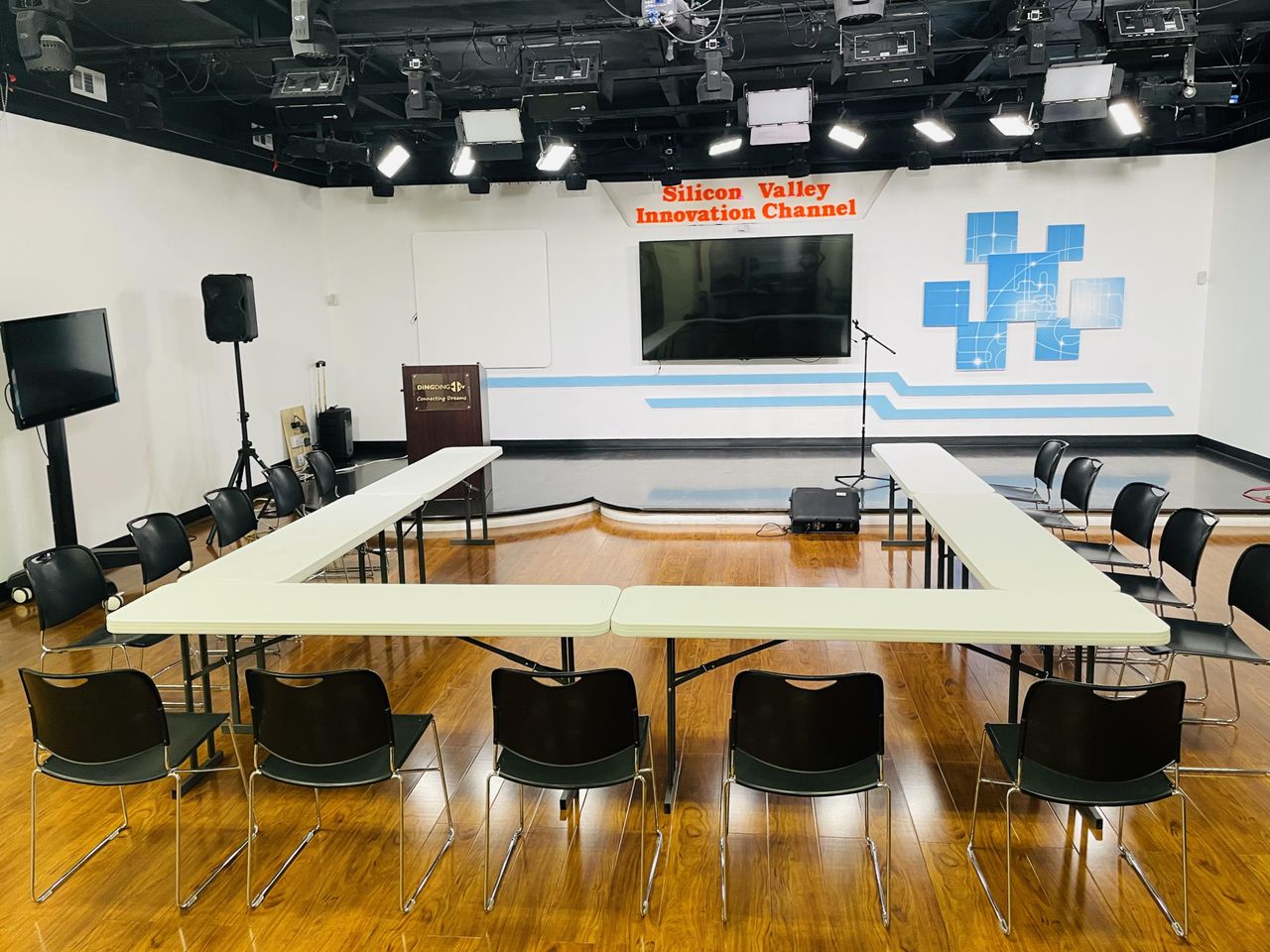 Santa Clara Creative Meeting Fotostudio TV Studio image 6