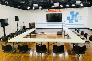 Santa Clara Creative Meeting Photostudio TV Studio image 6