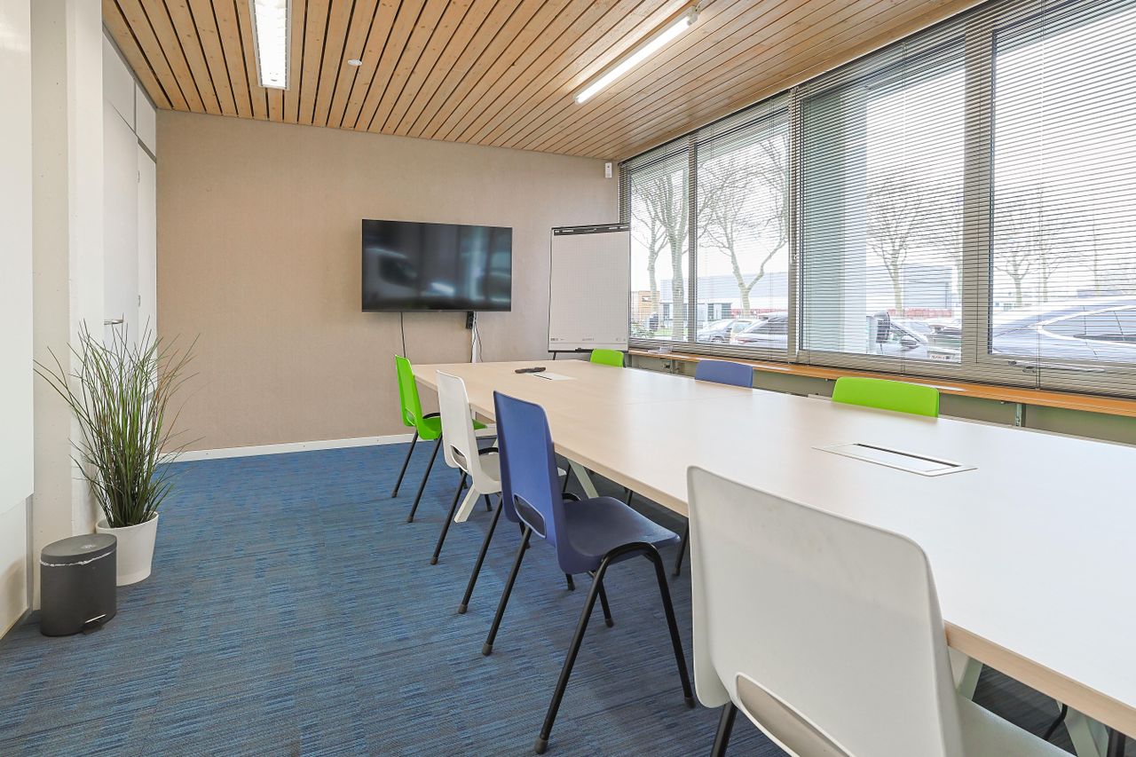 Emmeloord Klantafspraak Meeting room Vergaderzaal Red image 0
