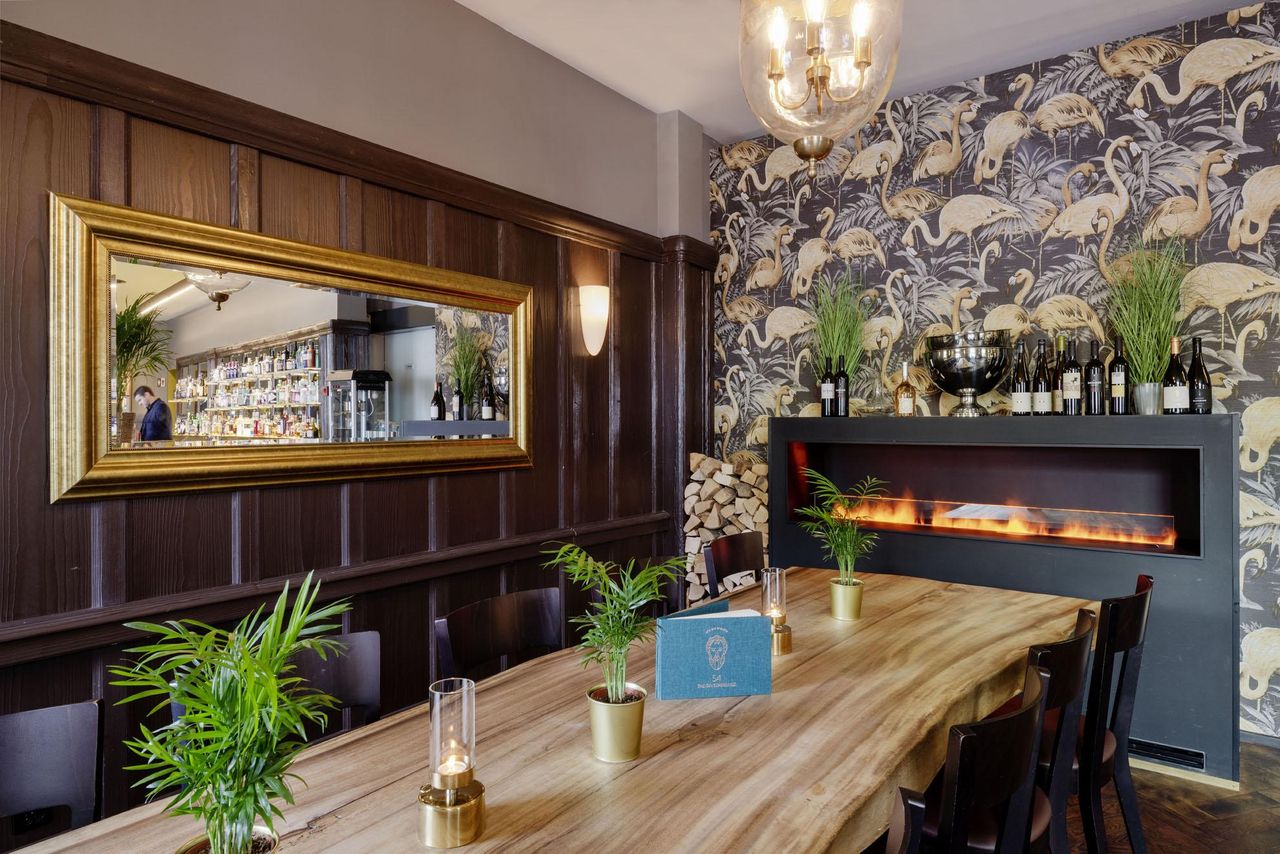 Rest der Welt Kundengespräch  Attika image 3