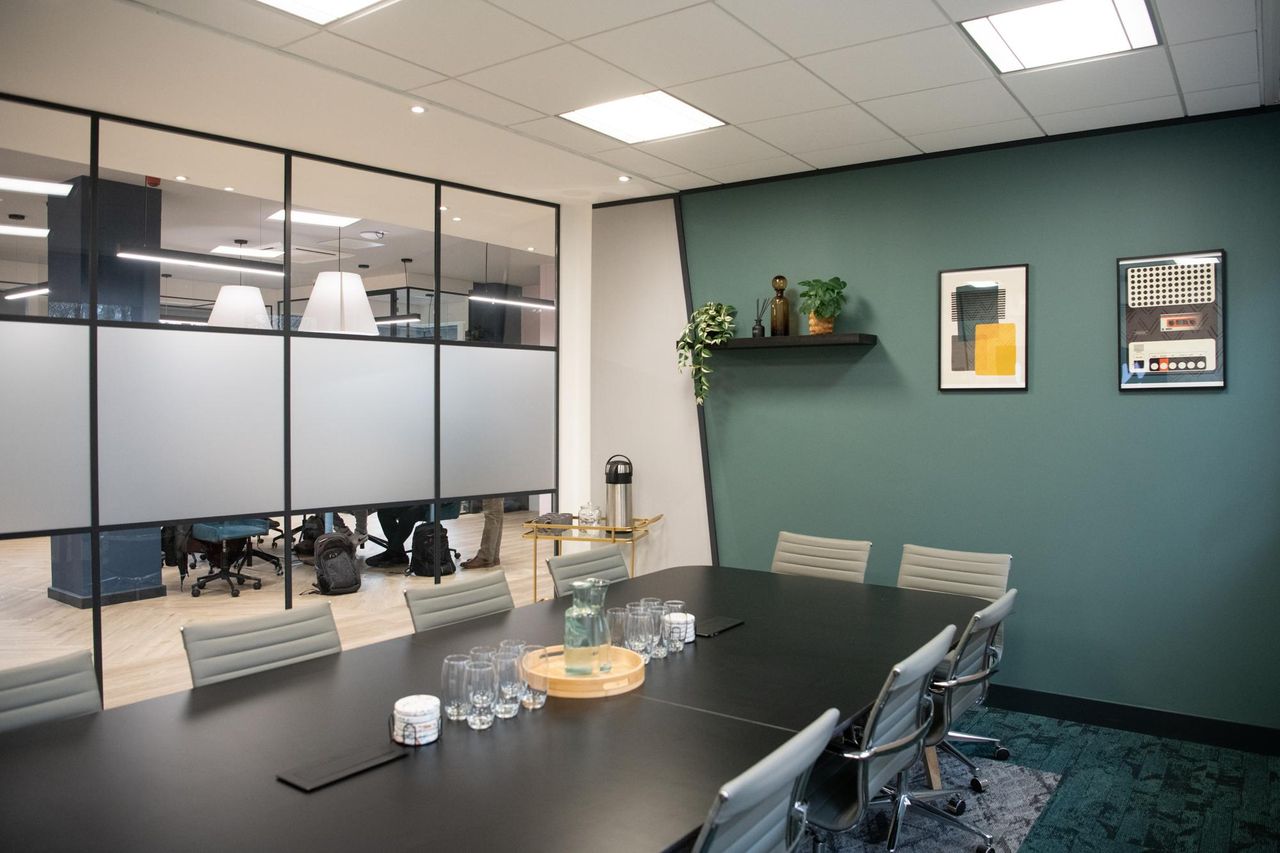 Leeds Coworking Meeting rooms Harewood Suite image 1
