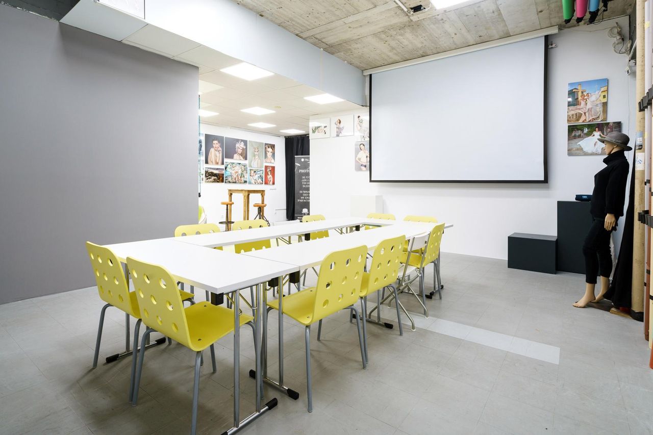Berlin  Photostudio Seminar- und Schulungsraum image 2