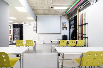 Berlin  Fotostudio Seminar- und Schulungsraum image 6