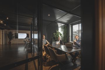 Rest of the World Tagungsräume Meeting Room Bow - gratis koffie en thee image 1