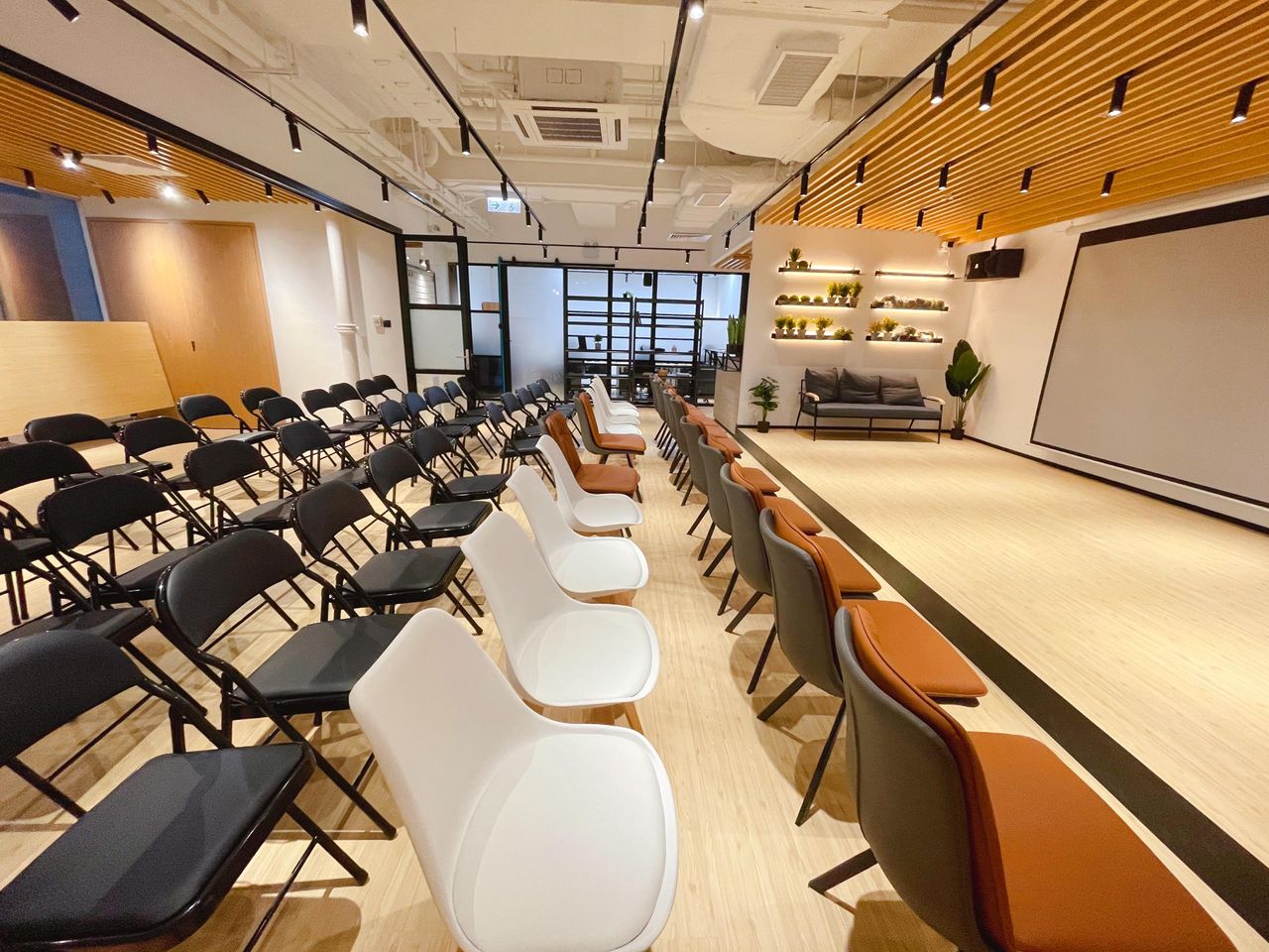 Hongkong Creative Meeting Coworking Space BITLAB image 8