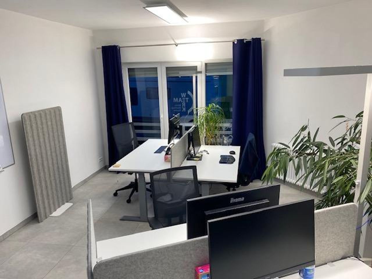 Leonberg  Werkplek Full-Service TeamBüro für 3-4 Personen image 0