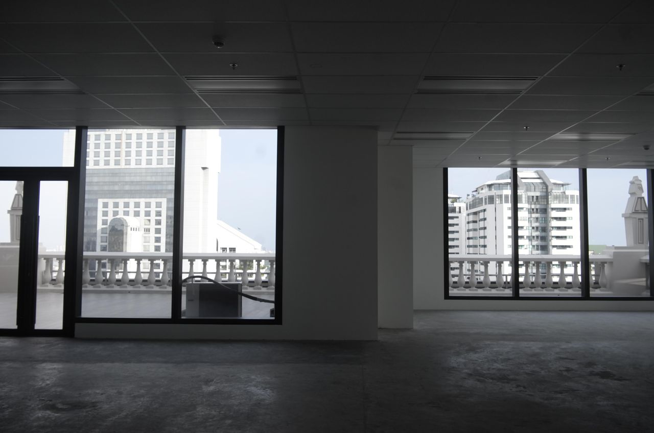 Bangkok  Klassische Indoor space on the 27th Floor of Kronos Office Building image 1