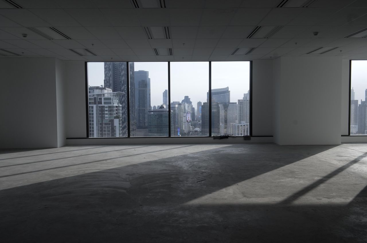 Bangkok  Klassische Indoor space on the 27th Floor of Kronos Office Building image 6