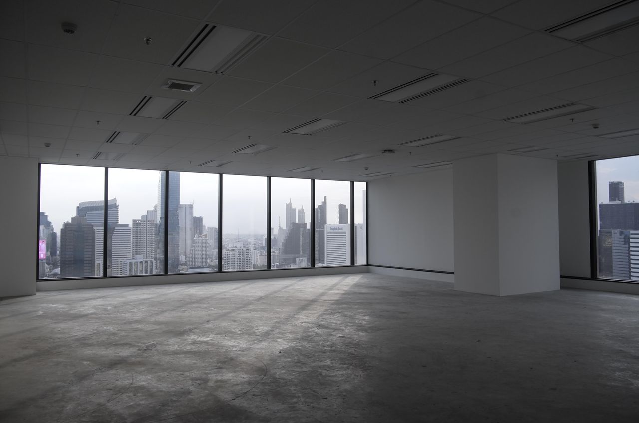 Bangkok  Klassische Indoor space on the 27th Floor of Kronos Office Building image 4