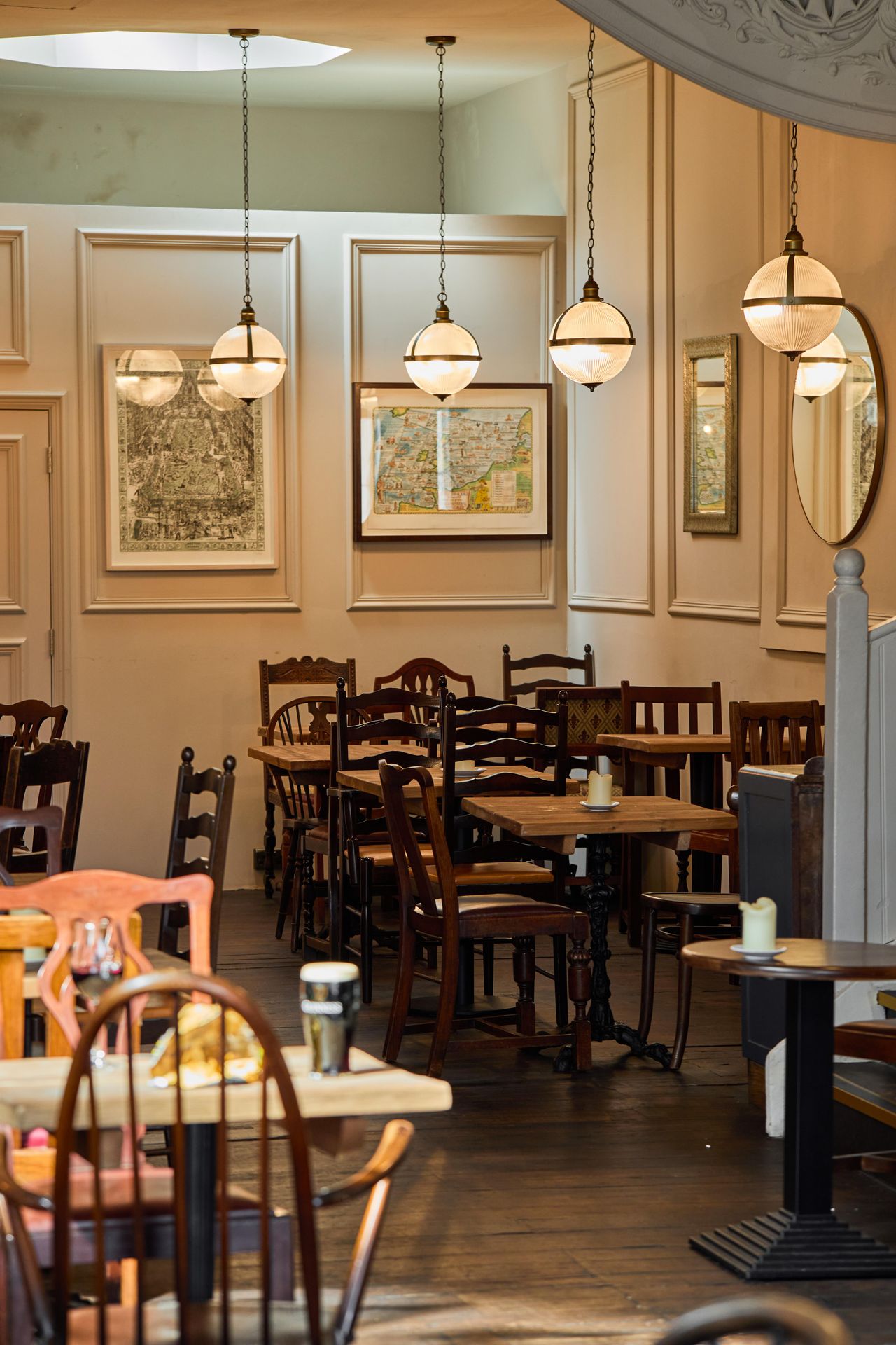 London  Unusual venue The Pub image 0