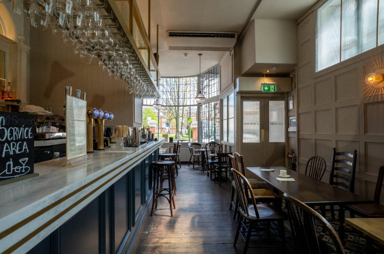 London  Unusual venue The Pub image 4