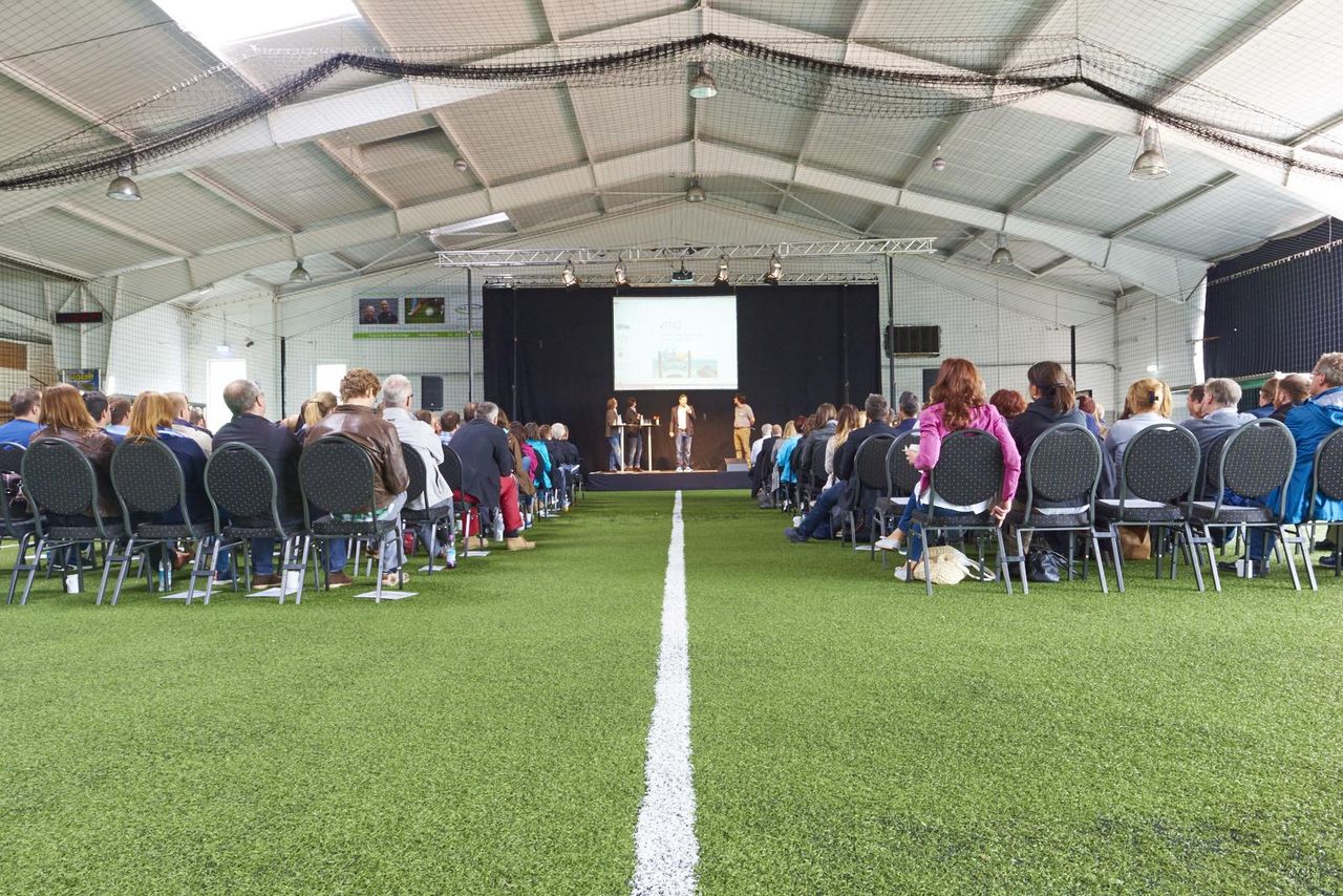 Unterföhring  Evenementenlocaties Eventhalle Soccer image 1