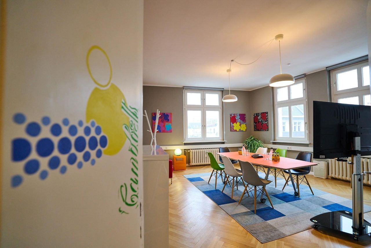 Berlin Coworking Meetingraum ANDY image 2