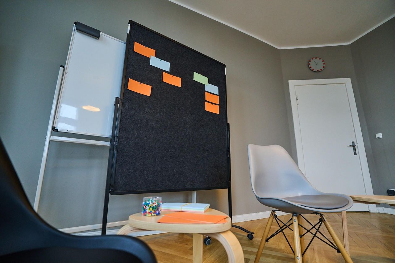 Berlin Coworking Meetingraum ANDY image 1