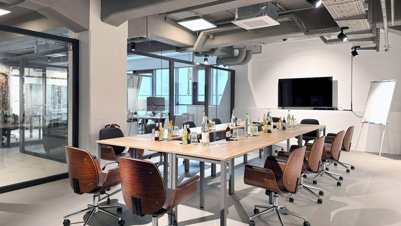 Berlin  Coworking spaces Garage127 Coworking image 0