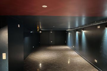 Parijs Evenementenzalen Salle privée avec scène et bar privé image 3