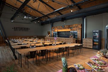 Hamburg Offsite Meeting Corporate event spaces Ratsherrn Diele image 2