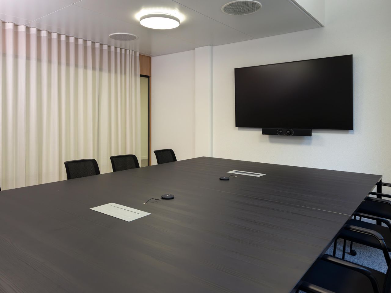 Bern  Meeting room Sitzungszimmer Spiez image 3