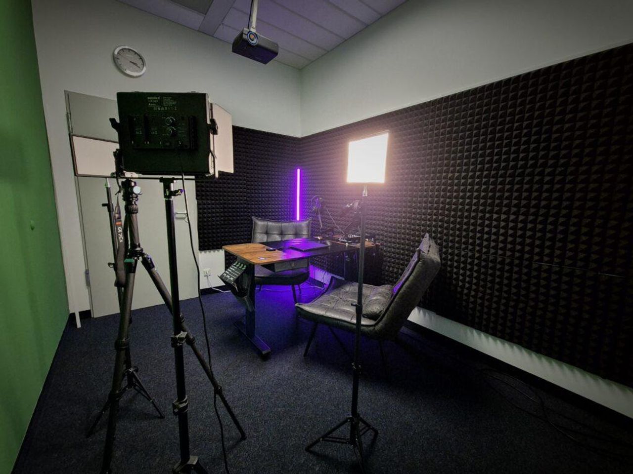 Munich Weiterbildung Business center Podcast Room - Heart of Munich image 1