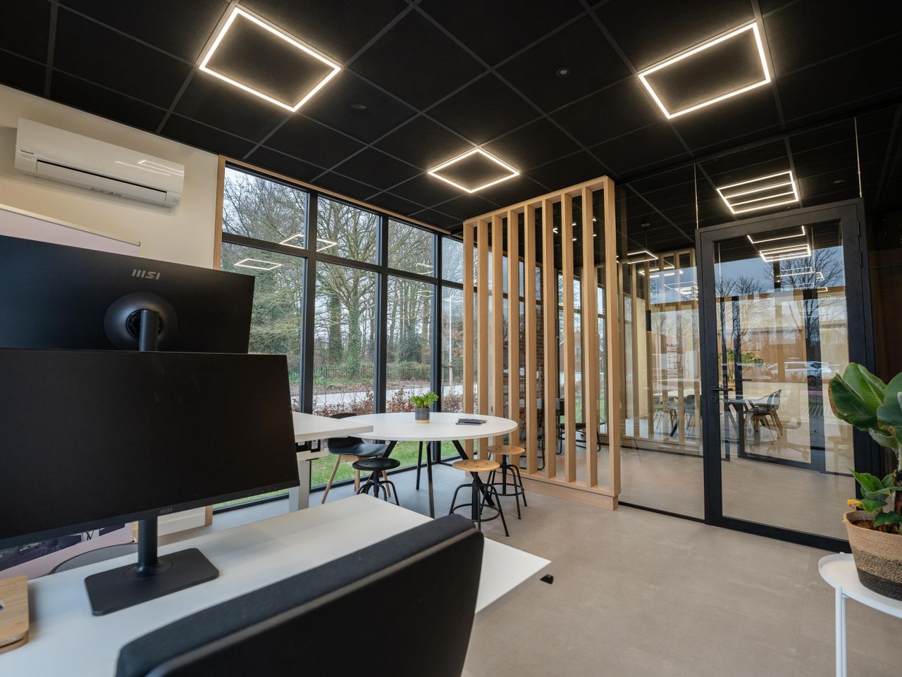 Amersfoort  Workspace Werkplek + kleine spreekkamer beneden image 2