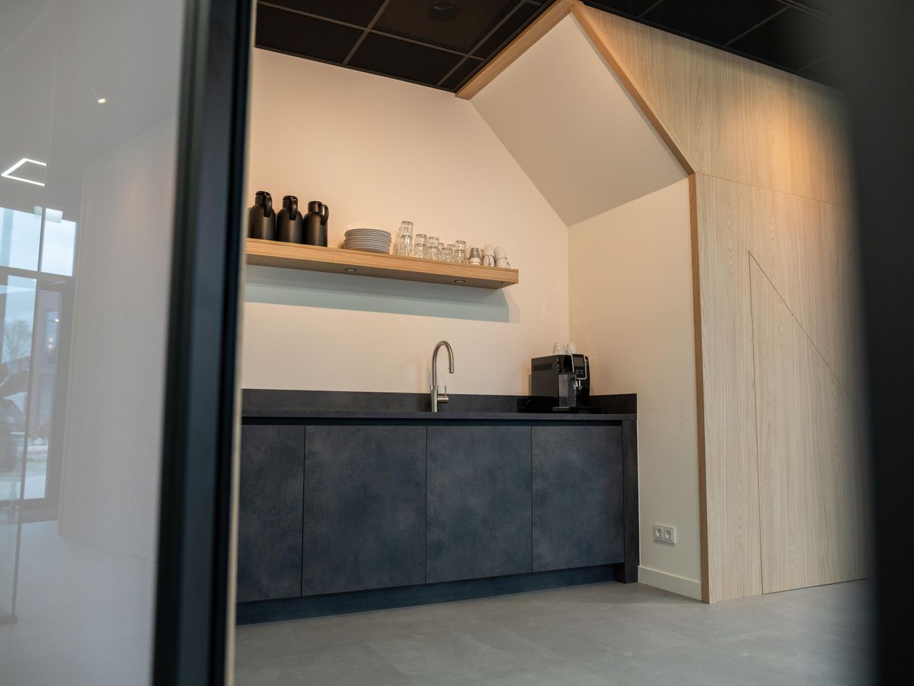 Amersfoort  Workspace Werkplek + kleine spreekkamer beneden image 4