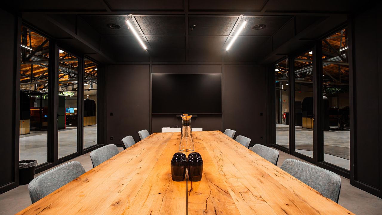 Hamburg  Corporate event space Roooar Room image 6
