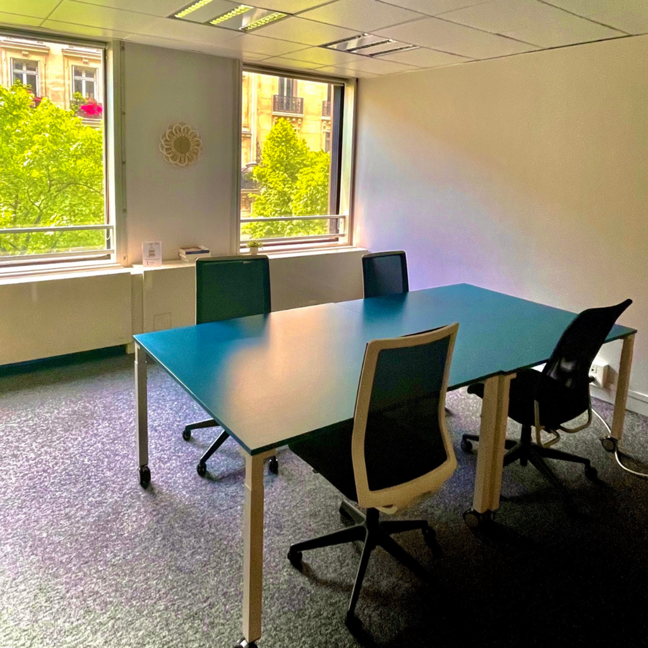 Paris  Coworking space Bureau N2 image 1